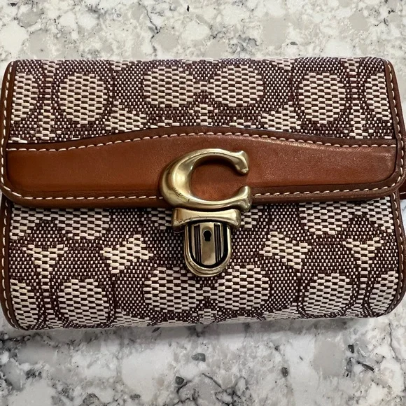 Coach wallet used hotsell